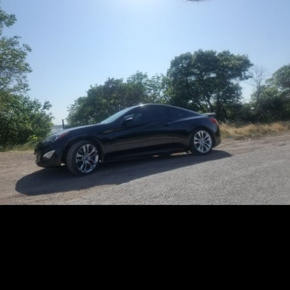 2014 Hyundai Genesis Coupe 3.8 Ultimate - Picture 3 of 10